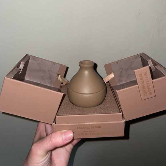 RARE! KKW CARMEL ORCHID FRAGRANCE - Picture 1 of 2